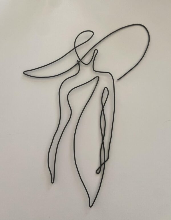 Sculpture “Élégance” – Silhouette Féminine en Fil Noir – Art Minimaliste & Poétique